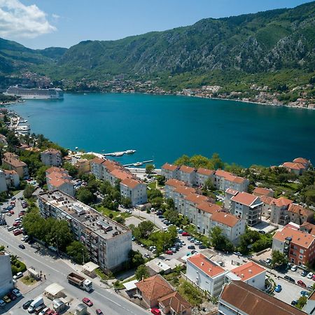 Maison W Kotor Luaran gambar