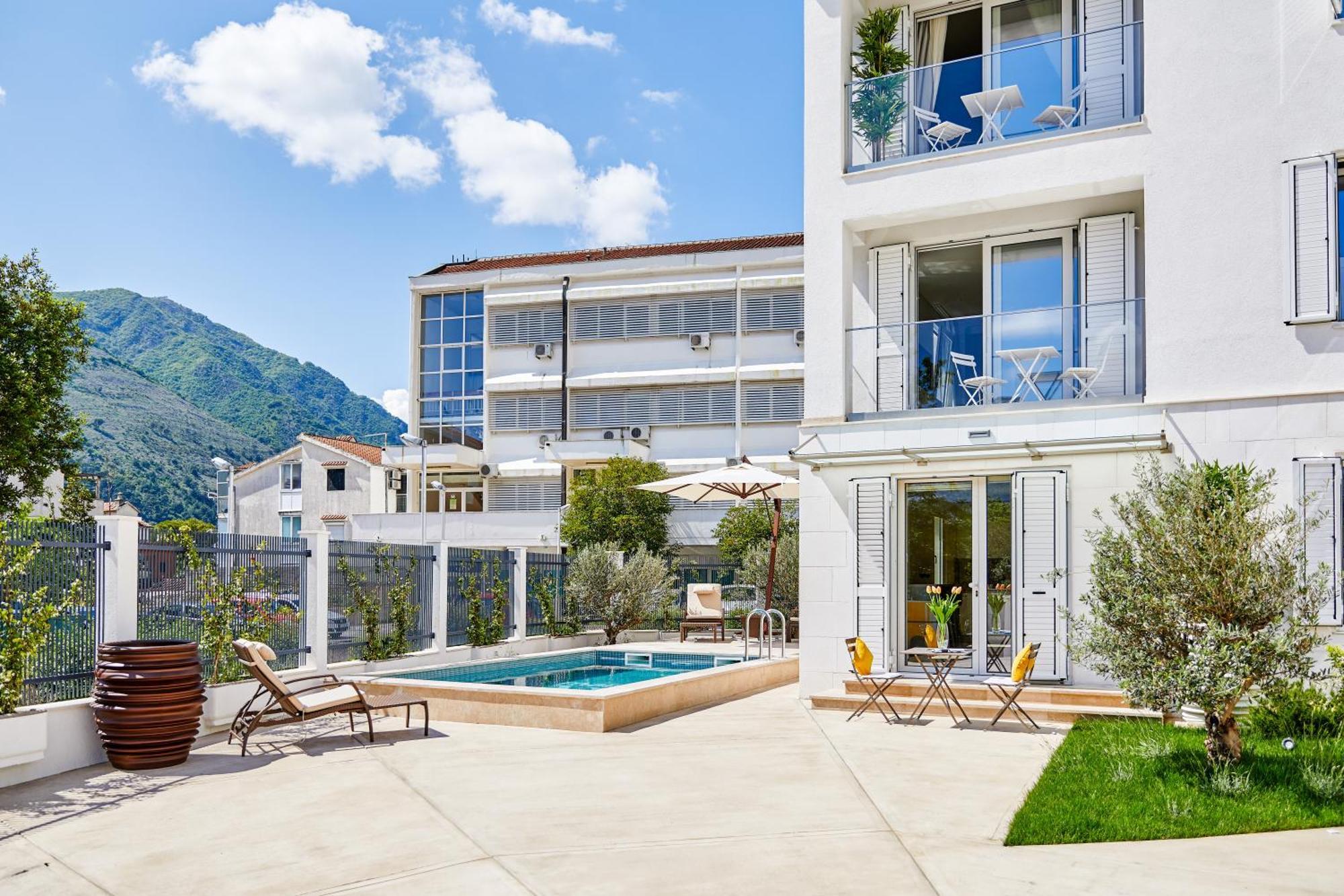 Maison W Kotor Luaran gambar